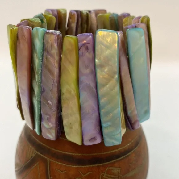 Mother of Pearl stretch bracelets excellent condition! Boho! - Picture 5 of 6